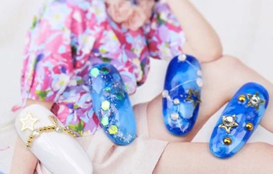 超火的星空系美甲，你最想pick哪款?